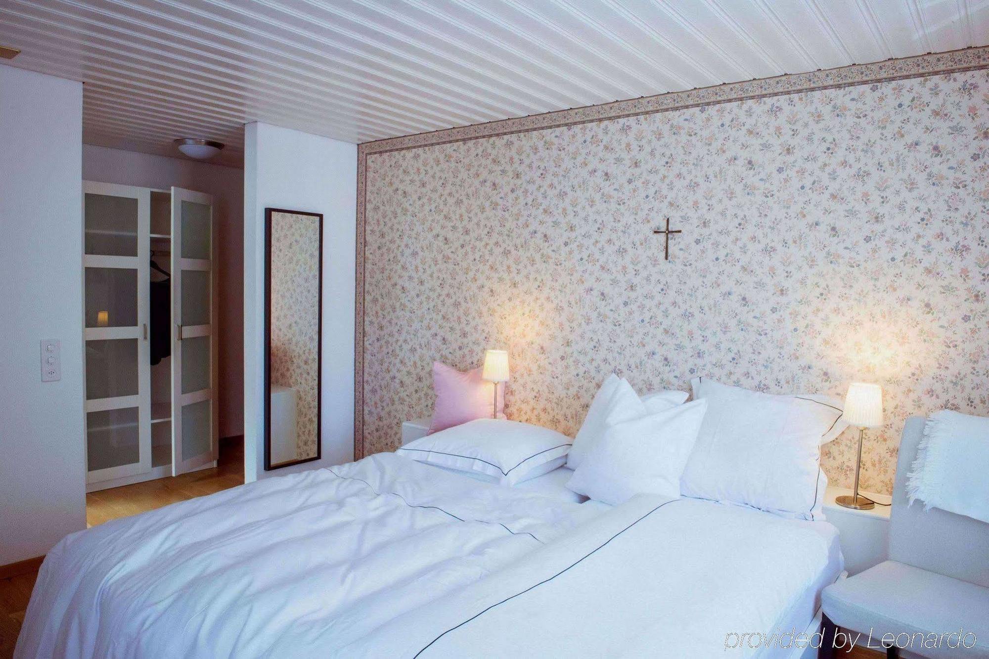 Hotel Weinstube Nendeln エクステリア 写真