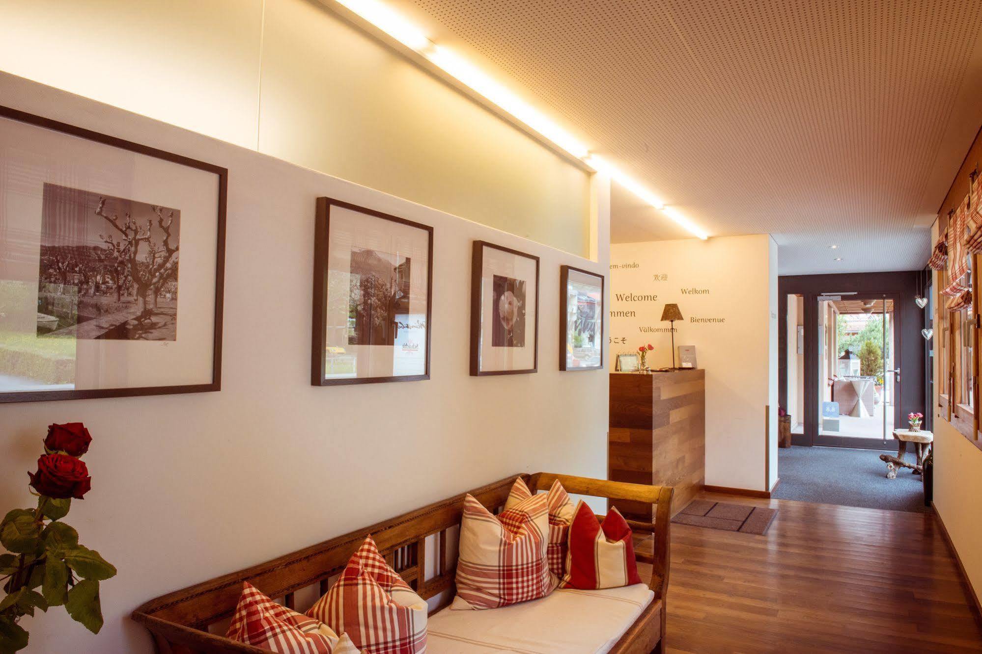 Hotel Weinstube Nendeln エクステリア 写真