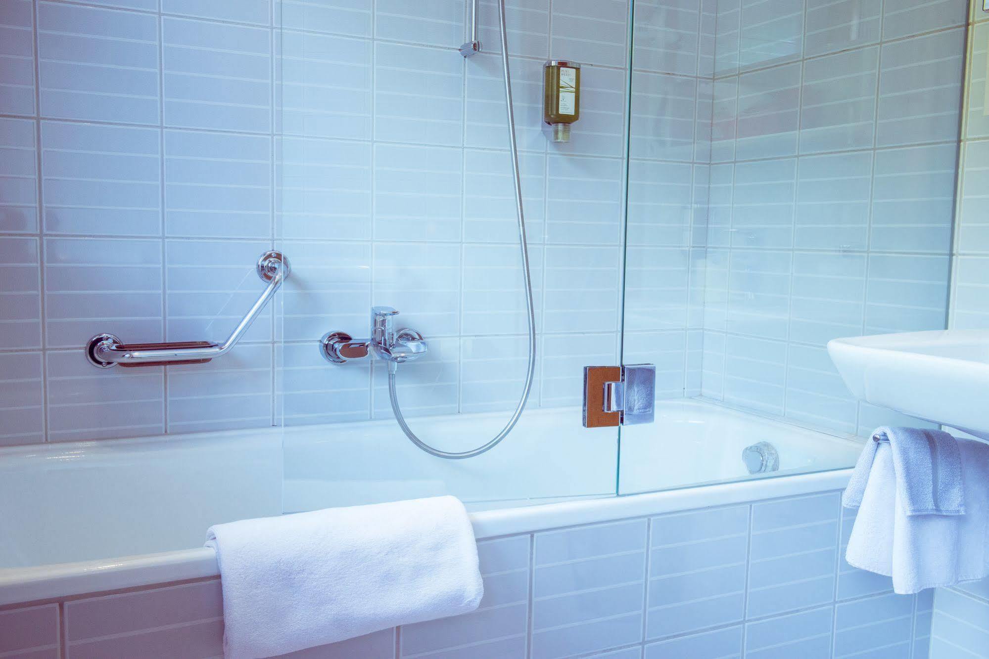 Hotel Weinstube Nendeln エクステリア 写真